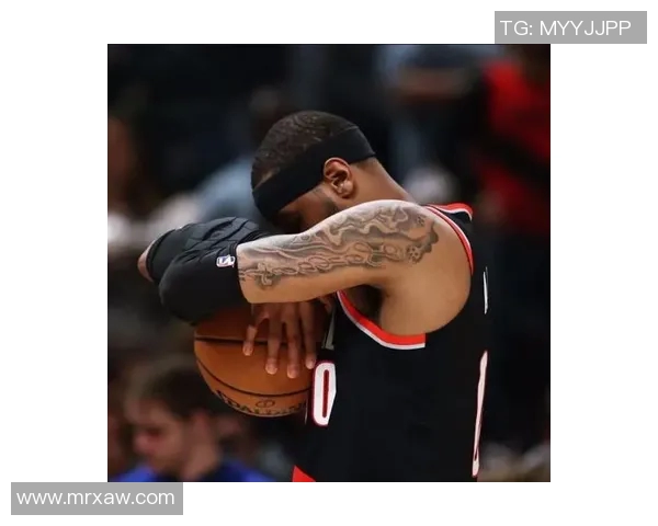 大老鹰与开拓者的激烈对决展现篮球魅力与团队精神的巅峰较量